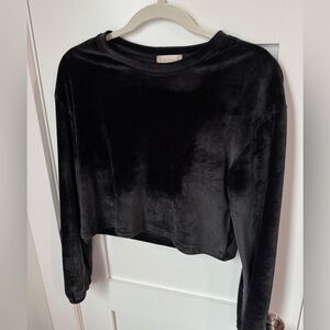 Altar’d State Women’s Black Velvet Like Long Sleeve Top size XS